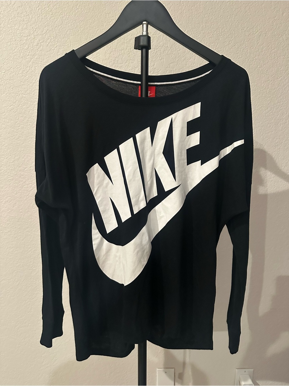 Nike Black Long-Sleeve Shirt Size Medium